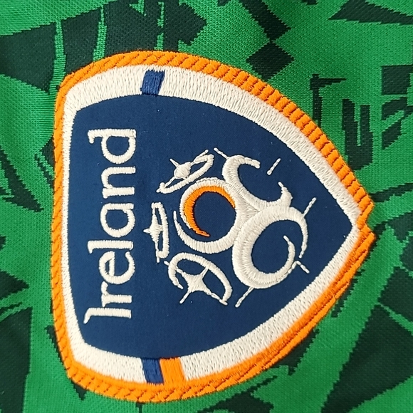 REPUBLIC OF IRELAND SOCCER KIT (2022/2023) XXL SHIRT & LARGE/XL FIT SHORTS - Picture 5 of 12